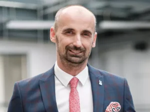 dr hab. Arkadiusz Kawa, prof. UEP